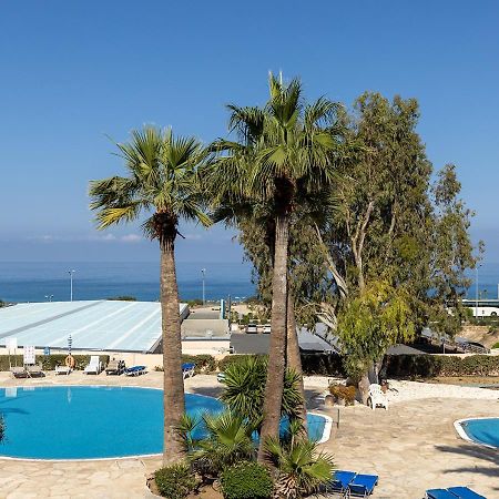 105 Kings Palace - Fabulous 2 Bed, 2 Bath, Large Patio With Garden - Sea Views Пафос Экстерьер фото